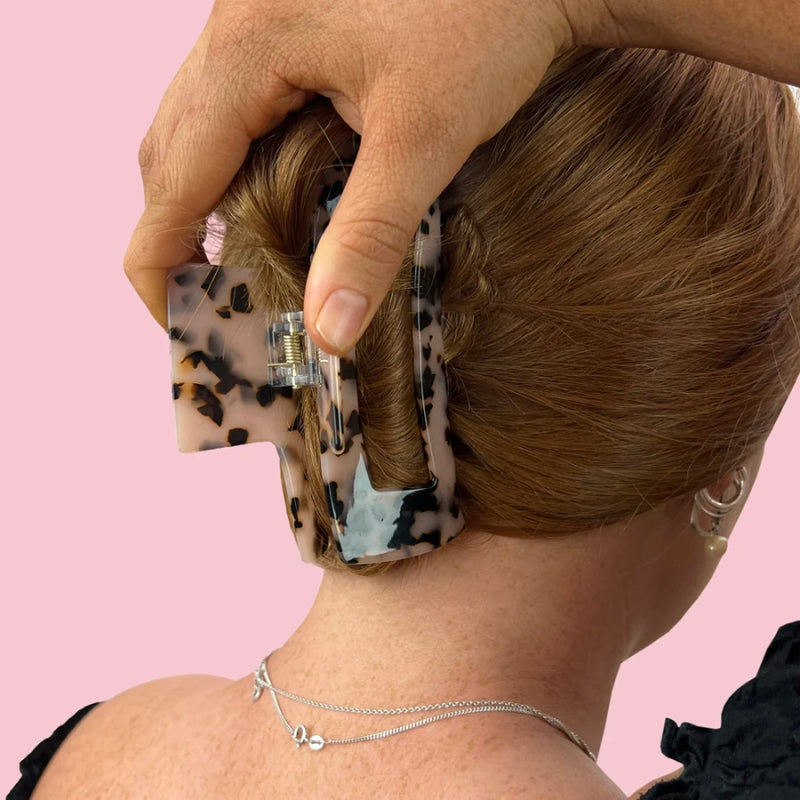 Annabel Trends | Tamed Jumbo Hair Claw - Tortoiseshell